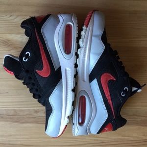 NIKE AIR MAX size 8